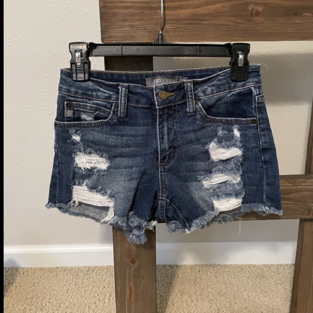 A5 - 261 Just USA distressed jean shorts size XS